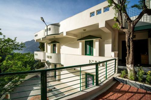 Starry Meadows, Luxurious 3bhk With Mountain View