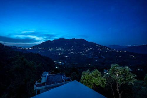 Lakoum Bliss, A Pet Friendly 3bhk With Mountain View