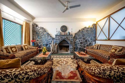 Lakoum Bliss, A Pet Friendly 3bhk With Mountain View