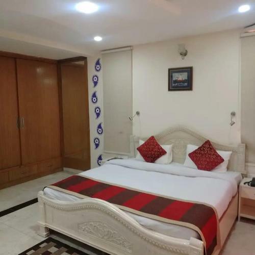 Hotel Ellays Dream Resort