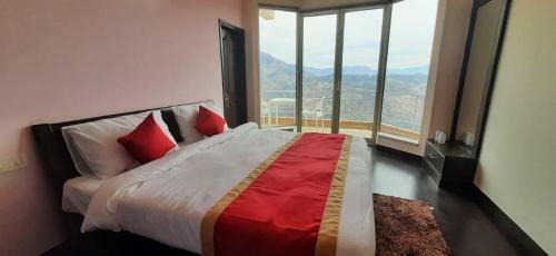 Hotel Amravati Resort