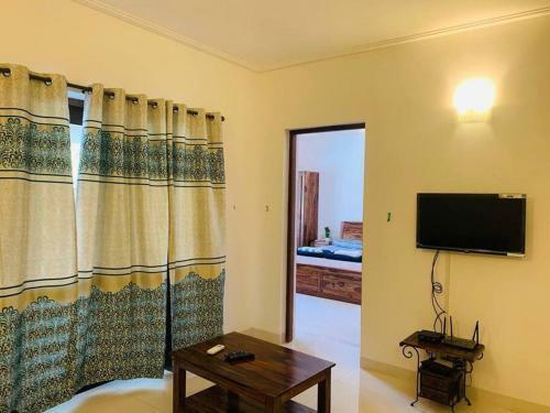 Honeymoon Special Pool-front 1bhk Cozy Apartment