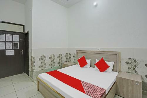 Oyo 85023 Love Kush Hotel