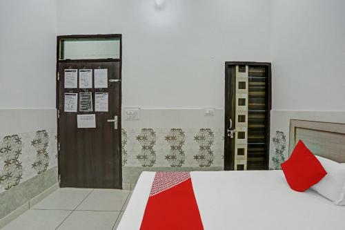 Oyo 85023 Love Kush Hotel