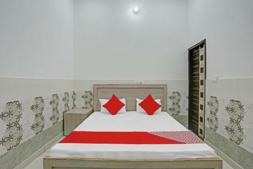 Oyo 85023 Love Kush Hotel