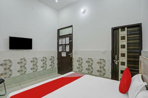 Oyo 85023 Love Kush Hotel