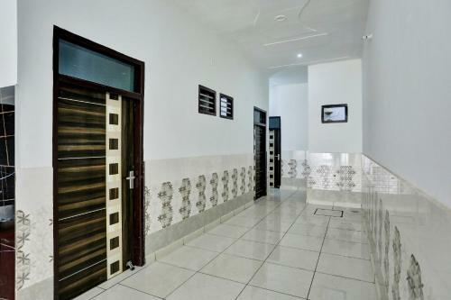 Oyo 85023 Love Kush Hotel