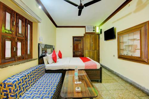 Hotel Oyo 81679 Dev Guest House