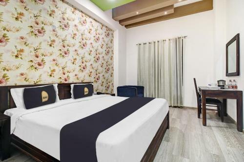 Townhouse Oak 46940 Hotel Vrindavan