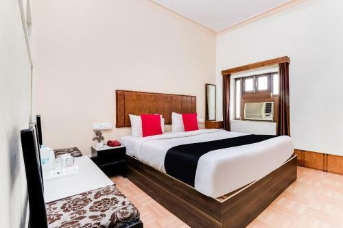 Capital O 7418 Hotel Vijay Delux
