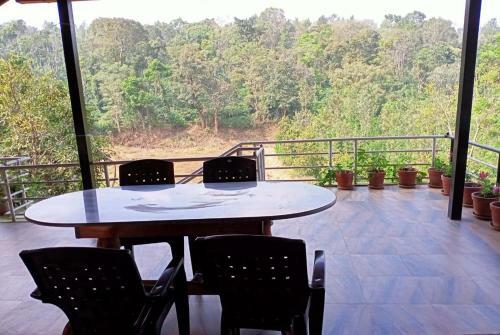 Giriyappa Estate Stay