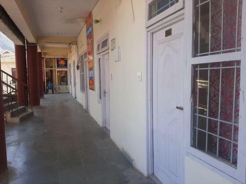 Hostal City Crown Guest House