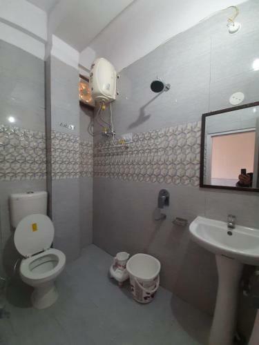 Hostal City Crown Guest House