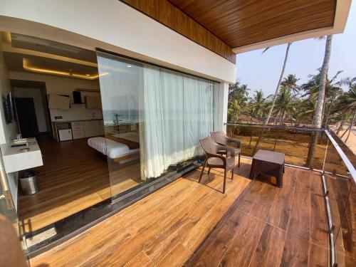 Lodge Rks Beachfront
