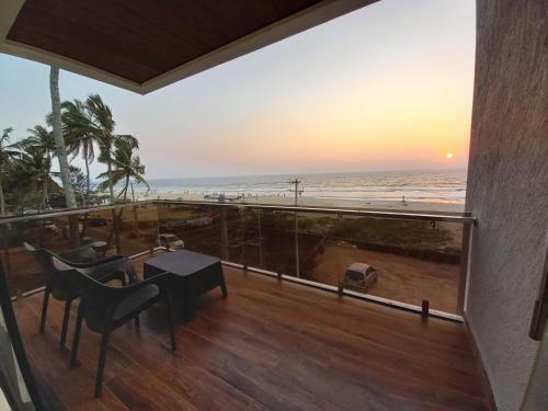 Lodge Rks Beachfront