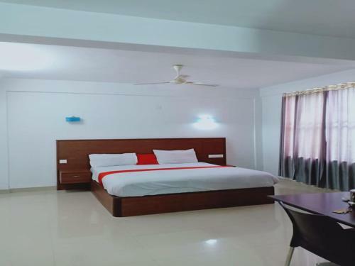 Hotel Staymaker Chums Residency