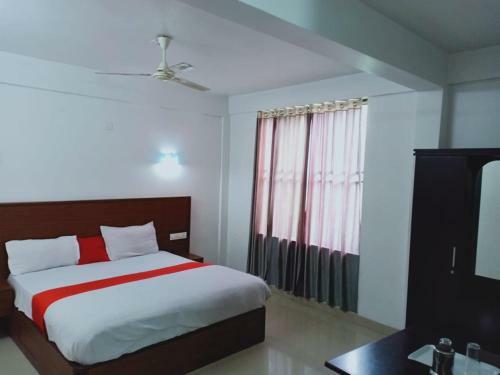 Hotel Staymaker Chums Residency