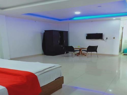 Hotel Staymaker Chums Residency