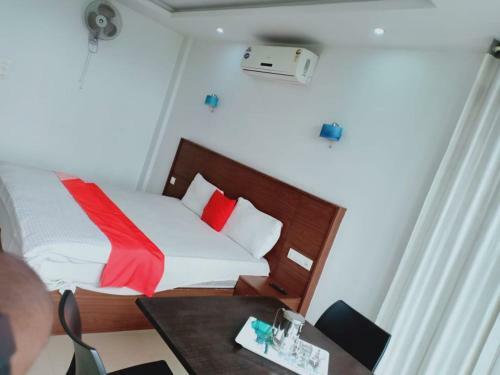 Hotel Staymaker Chums Residency