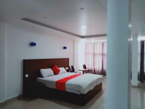 Hotel Staymaker Chums Residency