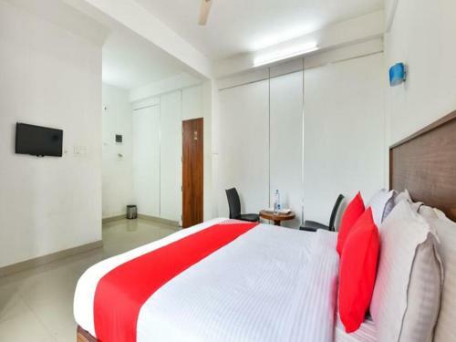 Hotel Staymaker Chums Residency