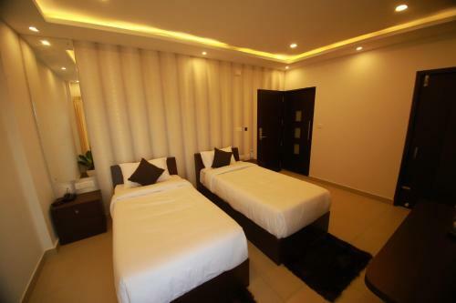 Lodge Lizz Imperial Palace