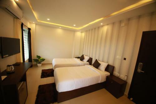 Lodge Lizz Imperial Palace