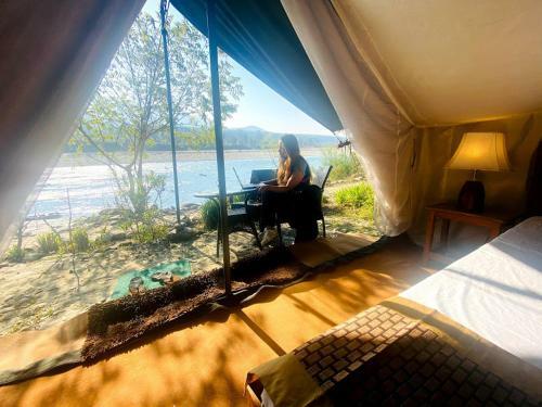 Hotel Lushy Days Boom Camp