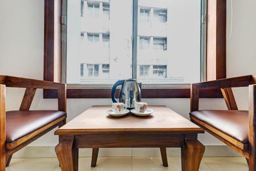 Hotel Townhouse Oak Sharoz Residency