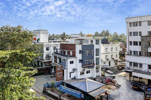 Hotel Townhouse Oak Sharoz Residency