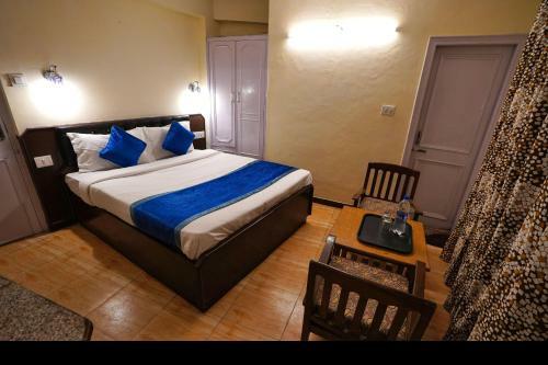 Hotel Atithi Mall Road