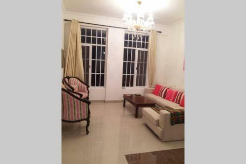 Beautiful Apartment In Campton Estate