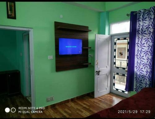 Bed & Breakfast Shree Homestay