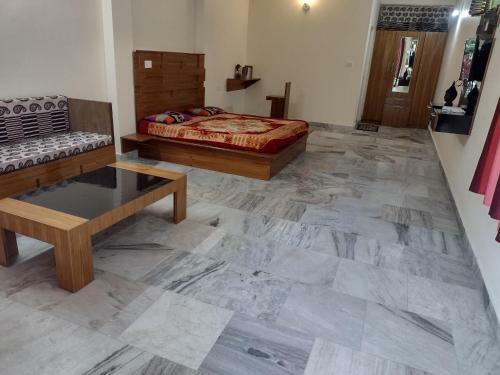 Shadow Homestay, Shoghi.