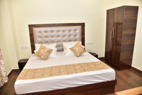 Royal Cedar B&B Shimla
