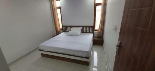 Bed & Breakfast Solitude Home Stay