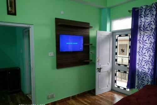 Bed & Breakfast Shree Homestay