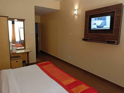 Hotel The Grand Madhushala