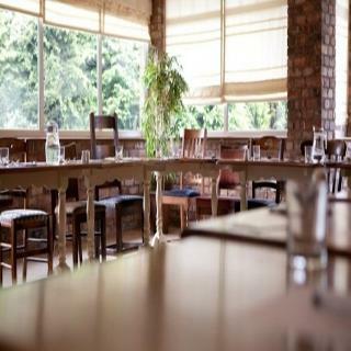 Moreton Park Hotel