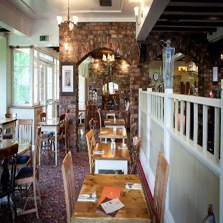 Moreton Park Hotel