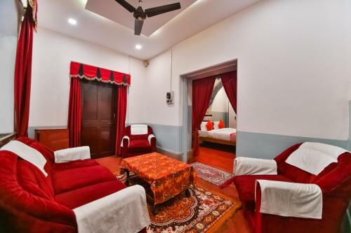 Oyo Flagship 47097 Hotel Raj Kesar