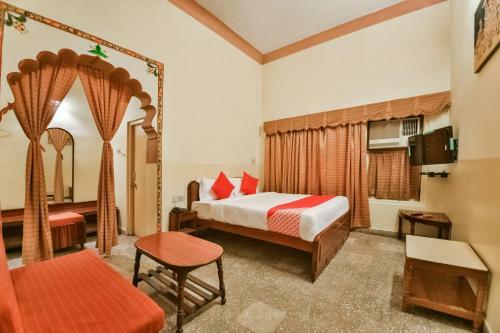 Oyo Flagship 47097 Hotel Raj Kesar