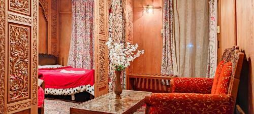 Dal Lake Houseboat New Manila
