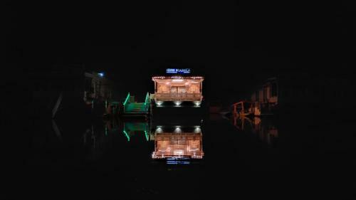Dal Lake Houseboat New Manila