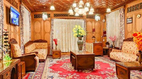 Dal Lake Houseboat New Manila