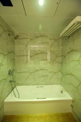 Hotel Hindustan Residency Thane