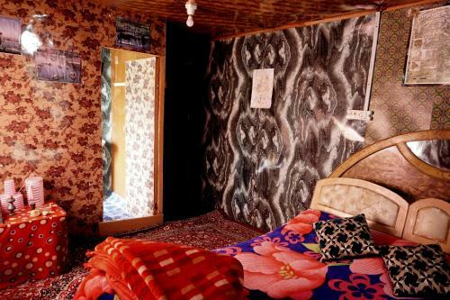 Houseboat Biloo Palace