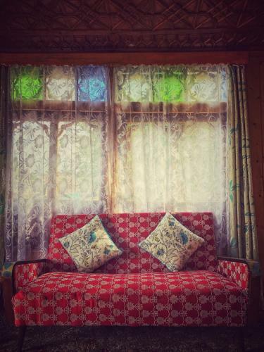 Houseboat Sea Queen, Dal Lake