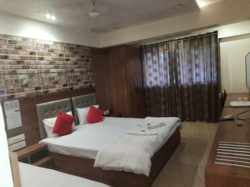 Hotel Sharada International