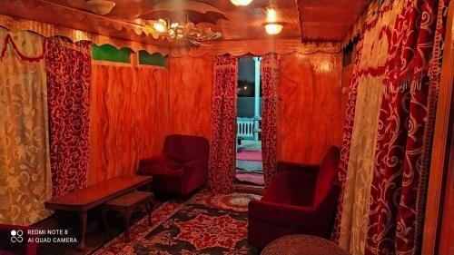 Houseboat New Lake Palace